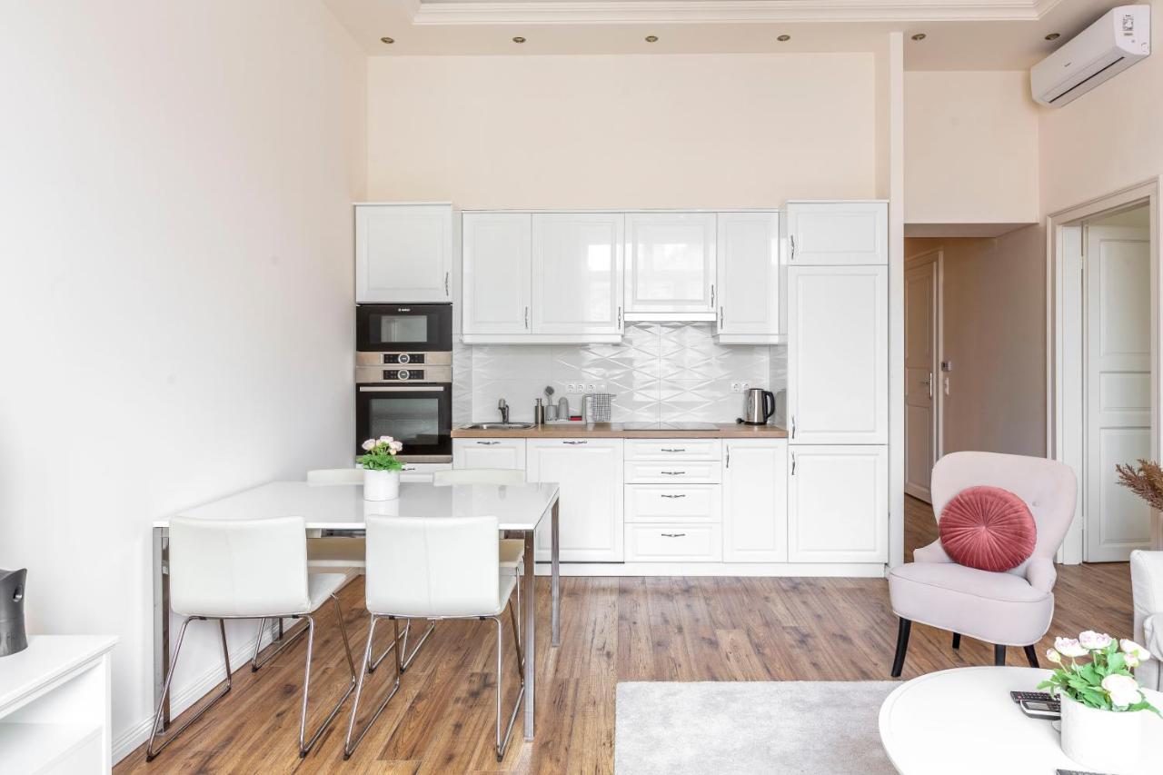 Luxurious Central Apartment In Liszt Ferenc Square Budapešť Exteriér fotografie