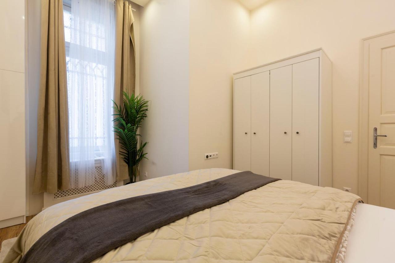 Luxurious Central Apartment In Liszt Ferenc Square Budapešť Exteriér fotografie